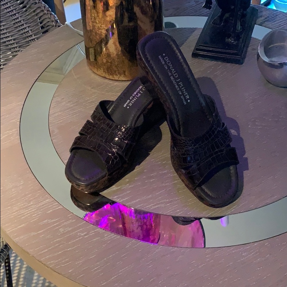 Donald Pliner mock croc/ leopard flat form mules